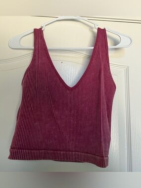 Aura Ribbed V-Neck Tank Top in Berry Plum